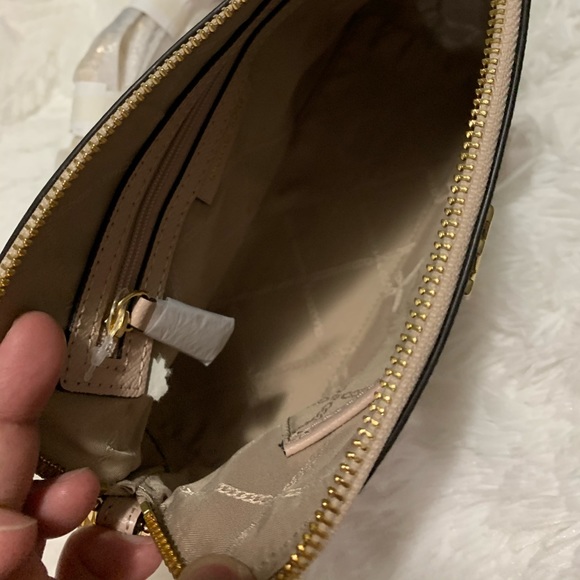 Michael Kors crossbody - Picture 4 of 7